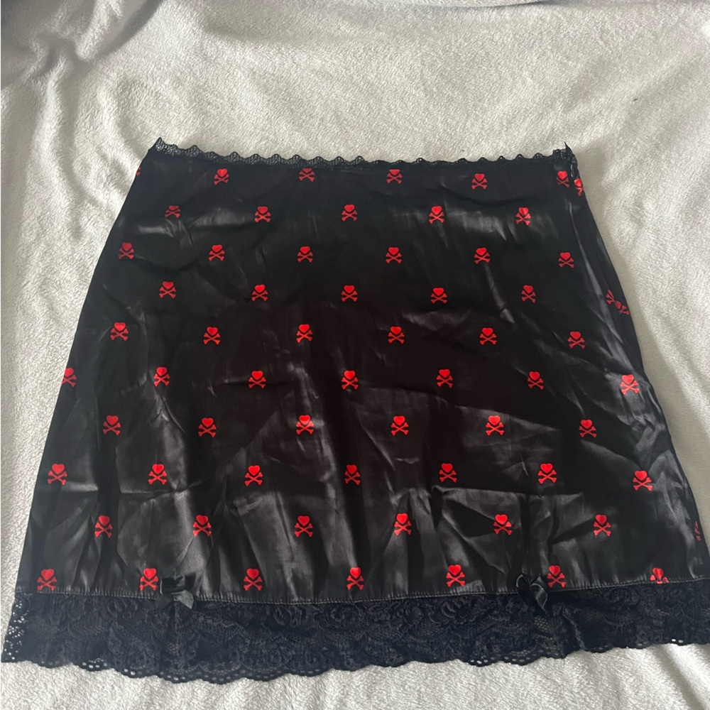 Kiki Heart Crossbones Lace-Trim Mini Skirt